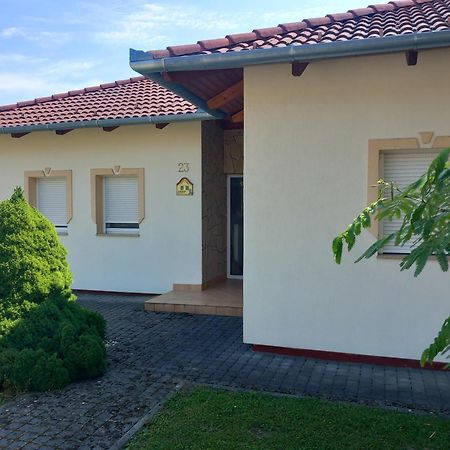Petra Apartmanház Kehidakustány Exterior foto